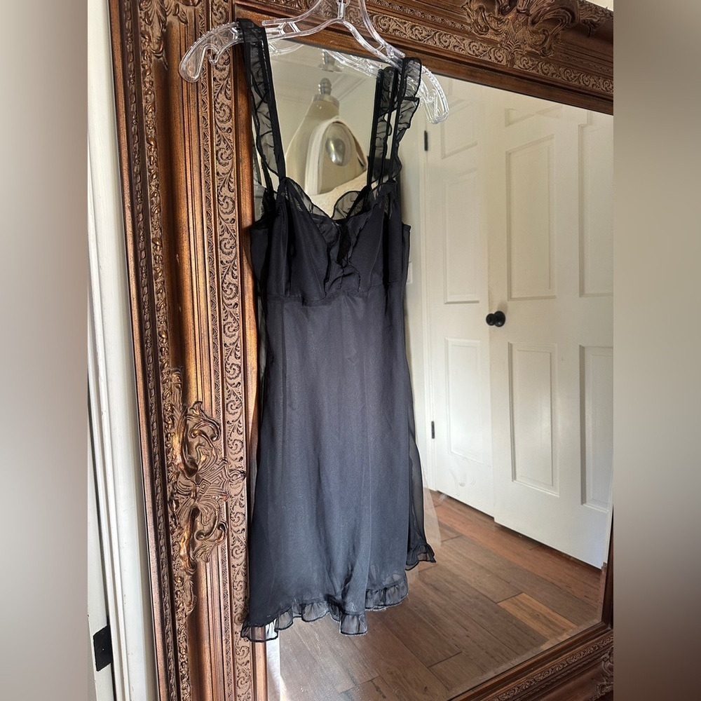 Elegant Black Lace Trim Nightgown - Picture 1 of 6